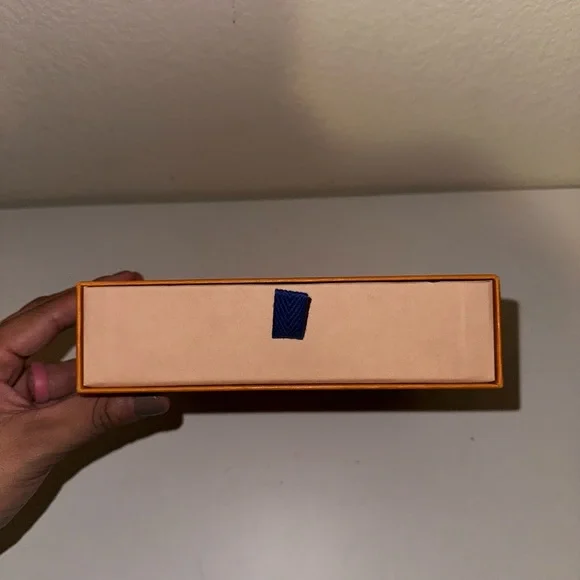 Authentic Louis Vuitton belt - Picture 3 of 12